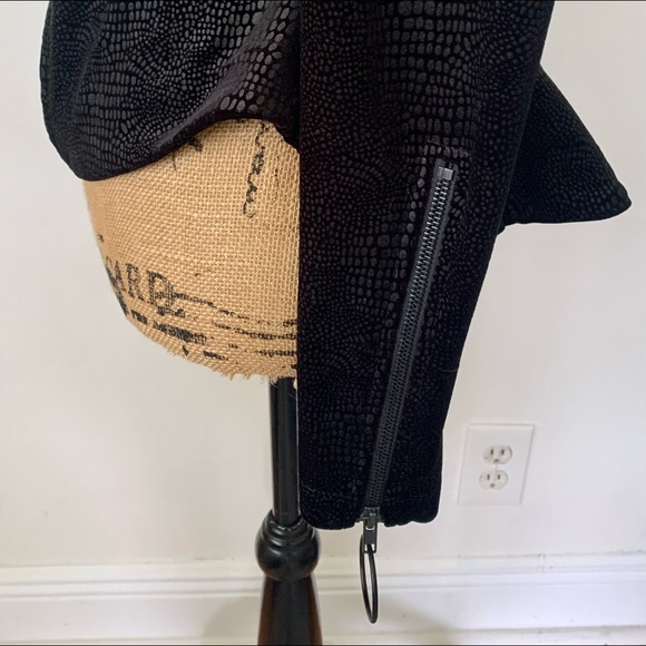 Betsey Johnson Faux Python Peplum Jacket - Picture 5 of 8